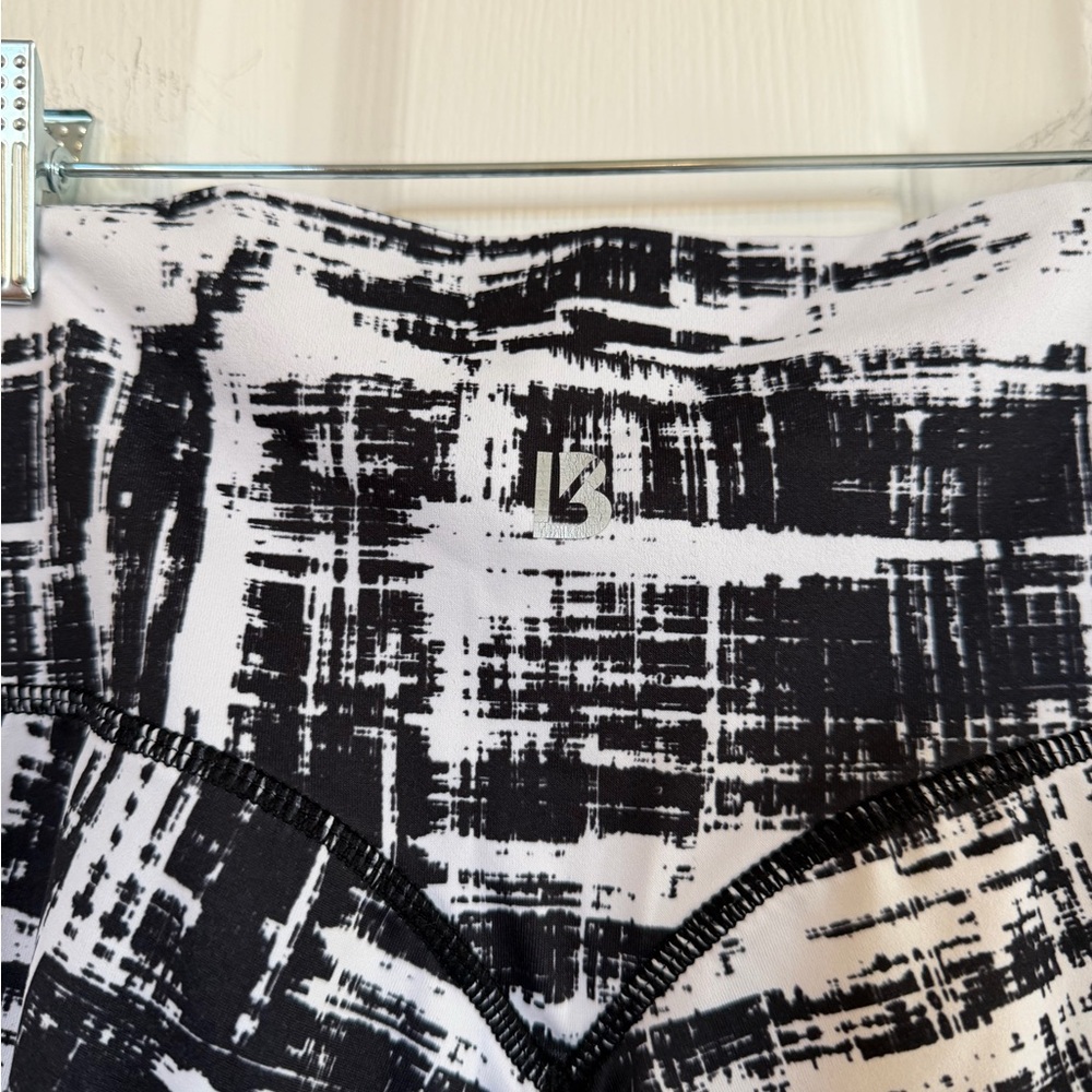 Buffbunny Black and White Print Leggings - Picture 5 of 6